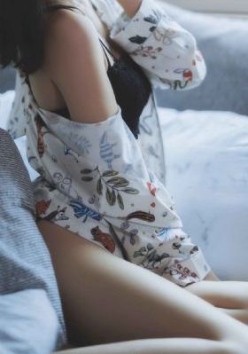 女仆露出双乳给客人玩_BD神马影院在线