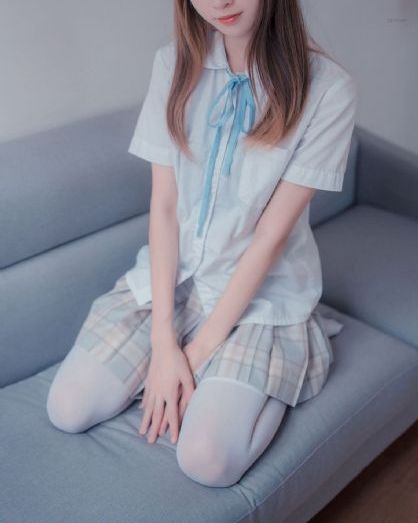 两个领导在车里吃我奶视频_DVD手机在线观看